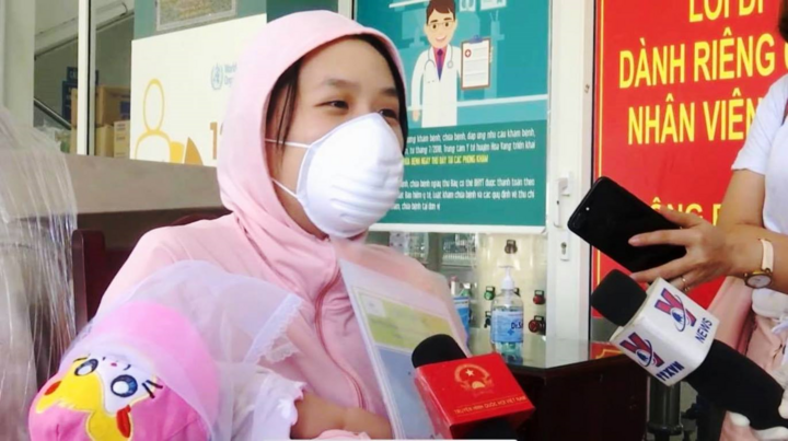 Bé 2 tháng tuổi ở Đà Nẵng mắc COVID-19 được xuất viện