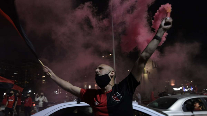 CĐV Argentina xuống đường tuần hành, kêu gọi Messi trở về quê hương