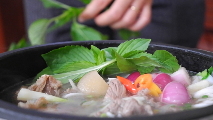 Có gì trong tô phở thố đá 95.000 đồng?