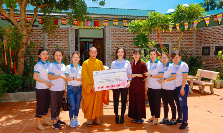Hathor Group 'Hành Trình Yêu Thương 3': Mang nụ cười đến mảnh đời thiếu may mắn
