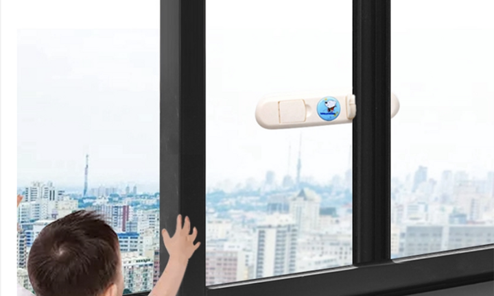 Ở nhà chung cư, cha mẹ cần mua ngay những loại khóa này để bảo vệ con
