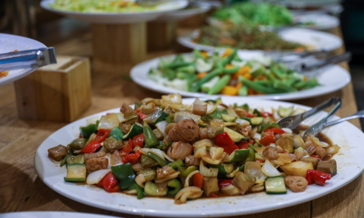 Quán chay 'ăn tuỳ tâm, trả tuỳ ý' tại TP.HCM