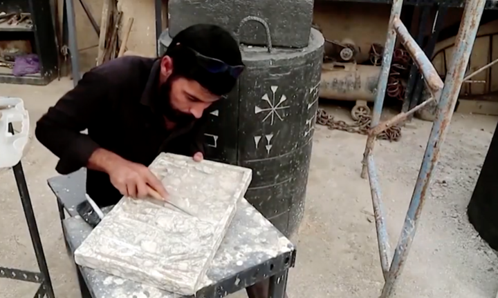 Xem những tác phẩm điêu khắc cổ đại của cựu tài xế xe tải Iraq