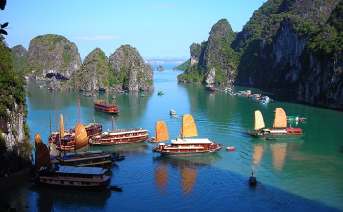 Đẹp ngỡ ngàng vịnh Lan Hạ nhìn từ trên cao