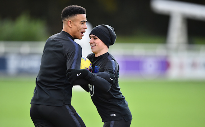 Dắt gái về khách sạn, sao trẻ MU và Man City bị đuổi khỏi đội tuyển Anh 