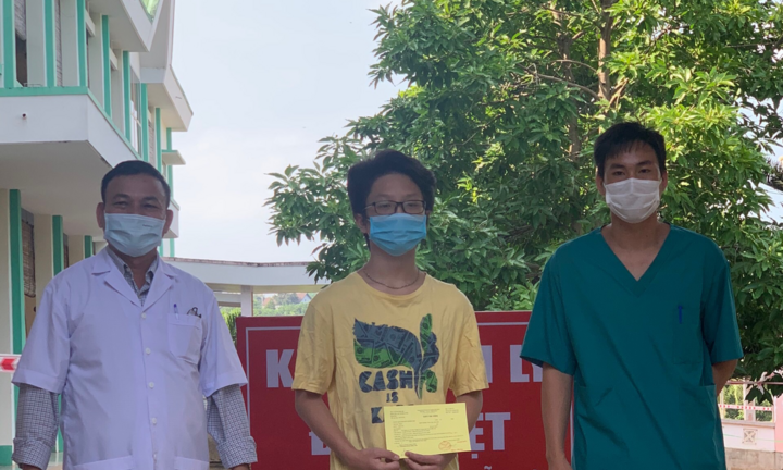 Bệnh nhân COVID-19 xuất viện nhưng xin tiếp tục cách ly tập trung 14 ngày