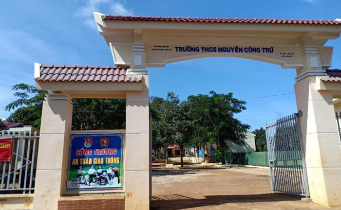 Vì sao hiệu trưởng THCS ở Đắk Lắk không cho học sinh tiểu học vào trường?