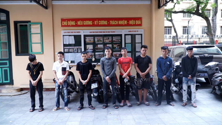 Nhóm 'quái xế' đua xe nẹt pô ở trung tâm Hà Nội khai gì?