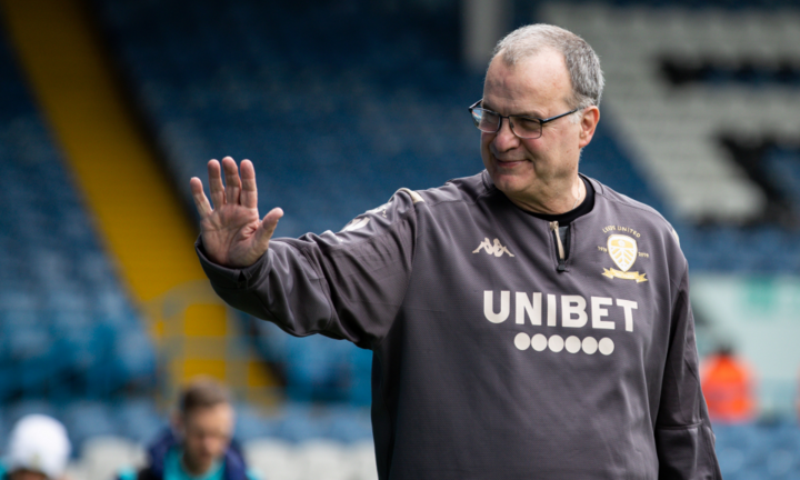 Leeds sa thải HLV Marcelo Bielsa
