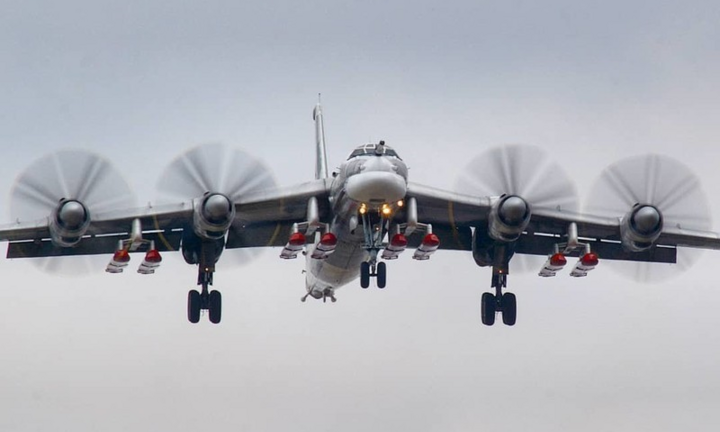 Oanh tạc cơ Tu-95 được Nga tin dùng hơn 60 năm