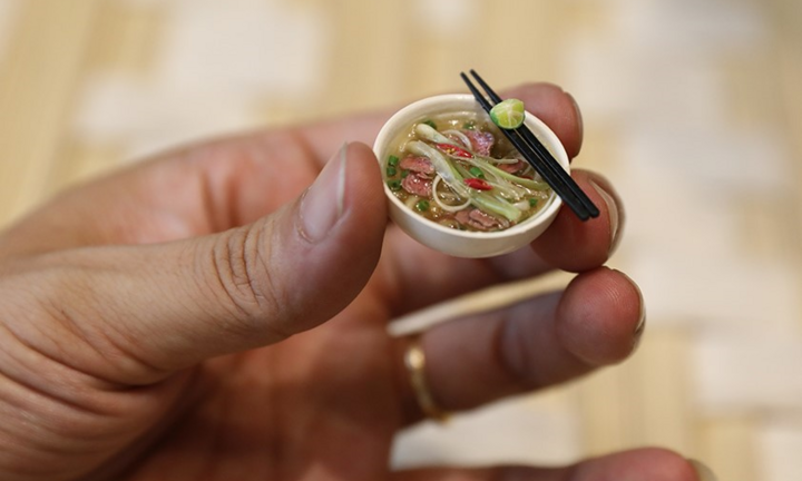 Những món ăn siêu tí hon làm bằng đất sét của cô gái 9X