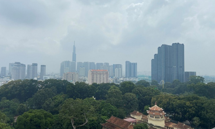 TP.HCM trời mù mịt từ sáng sớm, thời tiết se lạnh như Thu Hà Nội