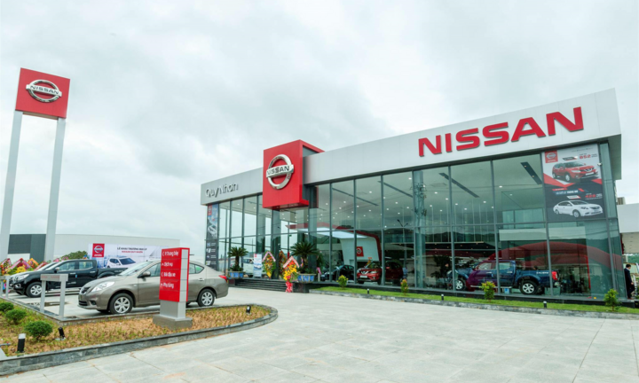 Nissan ồ ạt giảm giá xe, chuẩn bị rút khỏi Việt Nam?