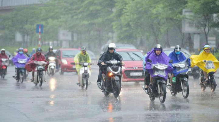 Bắc Bộ mưa dông rải rác, Trung Bộ nắng nóng nhiều nơi