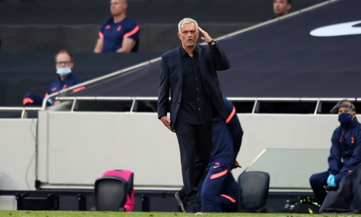 Nhận thất bại chưa từng có, Mourinho chê Tottenham lười, trách Everton ăn gian