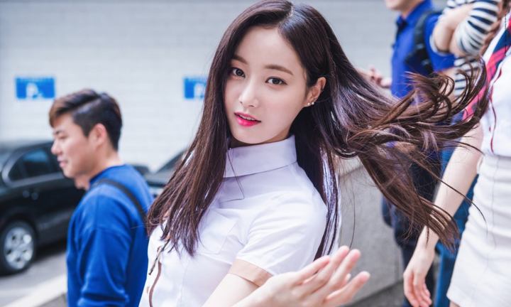 Sao Hàn Quốc bán cà phê, quần áo mưu sinh