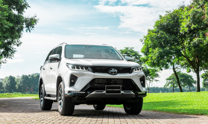 Toyota Fortuner 2021 ra mắt tại Việt Nam, giá từ 995 triệu đồng