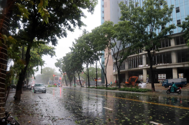 Quảng Bình: 4 người mất tích, cảnh giác với mưa gió sau bão số 5 suy yếu