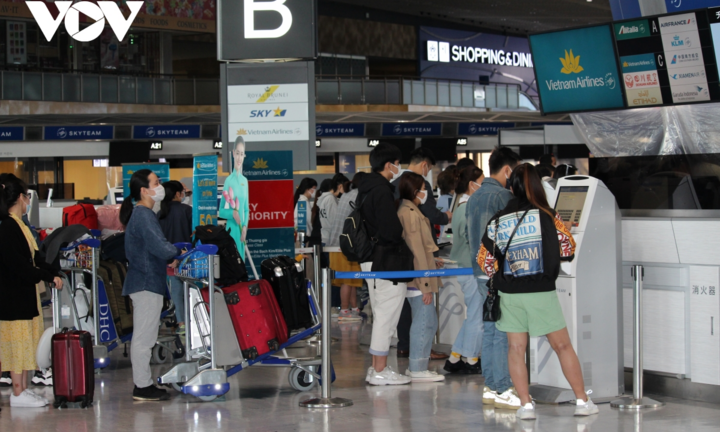 Chuyến bay thương mại đầu tiên của Việt Nam hạ cánh an toàn tại Nhật Bản