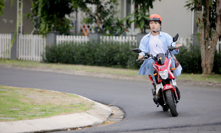 3 tiêu chí phụ huynh cần biết để mua xe điện chất lượng và chính hãng cho con