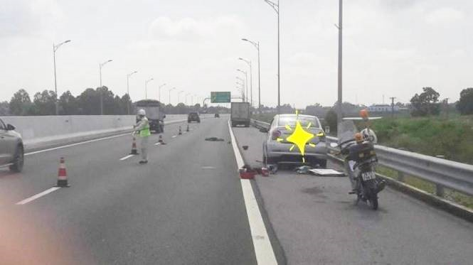 Đang thay lốp trên cao tốc, tài xế ô tô bị xe tải tông chết