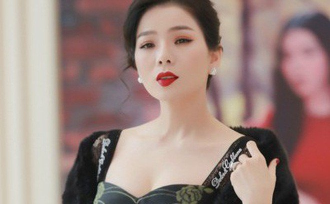 'Nữ hoàng phòng trà' Lệ Quyên lần đầu chia sẻ trước tin đồn đổ vỡ