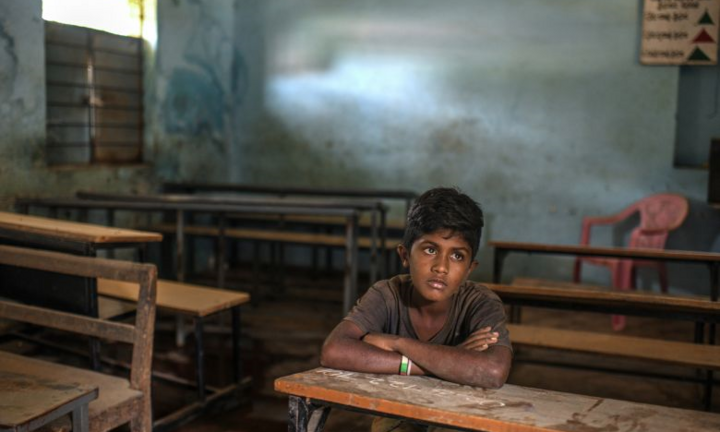 Những đứa trẻ ra đường kiếm sống trong đại dịch