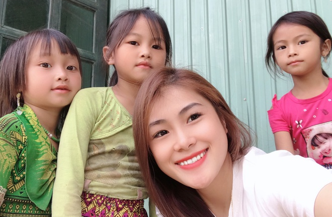 Cô giáo trẻ quyết tâm rời thành phố lên núi bám bản gieo chữ