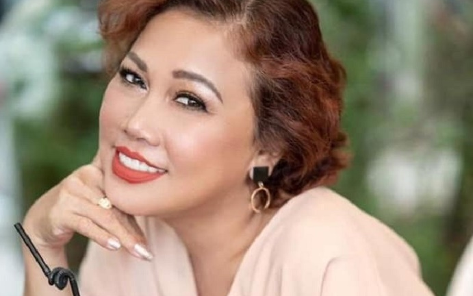 Siu Black tuổi 50 giảm 18kg, an nhàn ở quê nuôi đàn heo 30 con