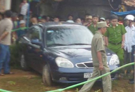 Hé lộ nguyên nhân đôi nam nữ chết trên ô tô đang nổ máy ở Thái Nguyên