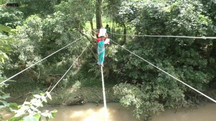 Cầu vượt sông bằng dây cáp điện tại Ấn Độ có gì đặc biệt?