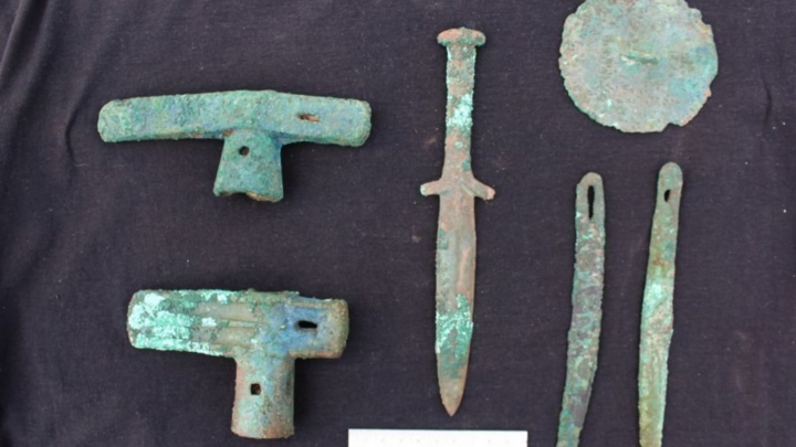  Hài cốt nữ chiến binh cùng loạt vũ khí trong mộ cổ 2.500 năm