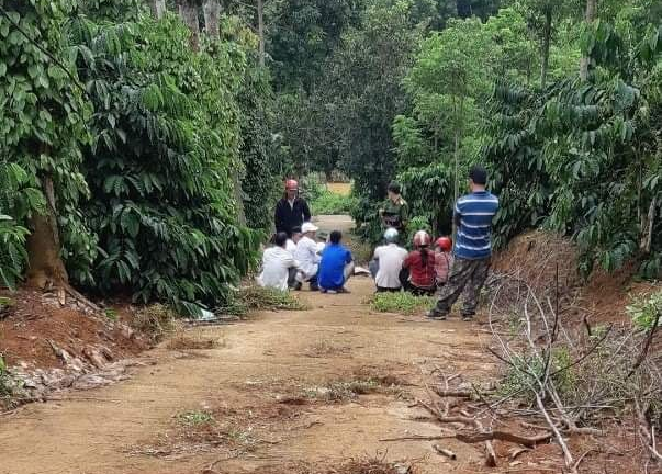 Tá hỏa phát hiện 3 cha con chết trong chòi rẫy cà phê ở Đắk Nông