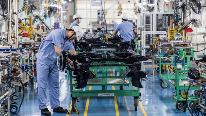 Vì sao giá ô tô tại Việt Nam cao gấp đôi Thái Lan, Indonesia?