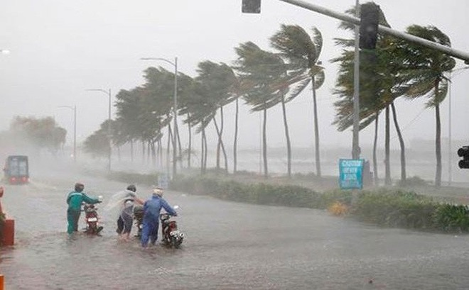 Không khí lạnh kết hợp vùng áp thấp gây mưa lớn kéo dài ở Trung Bộ