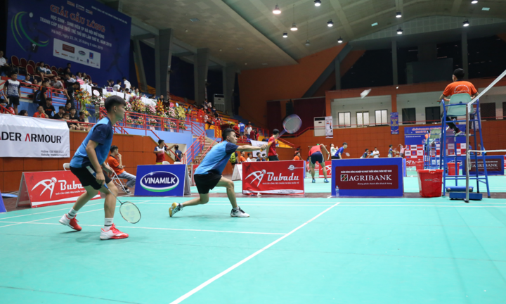 Sân chơi hấp dẫn dành cho bạn trẻ yêu cầu lông