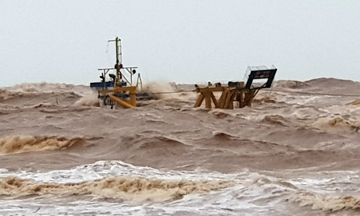 Hàng chục thuyền viên gặp nạn trên biển Quảng Trị: Thủ tướng ra công điện khẩn