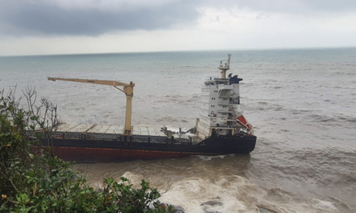 Phát hiện tàu Trung Quốc trôi dạt vào biển Thừa Thiên - Huế