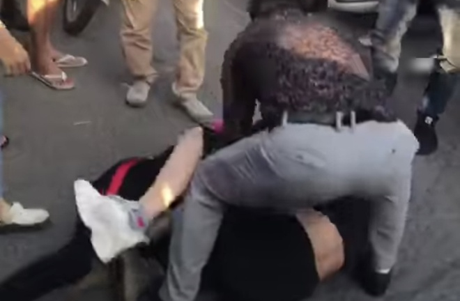 Vì sao cô gái trẻ bị đánh ghen trên đường phố Hà Nội?