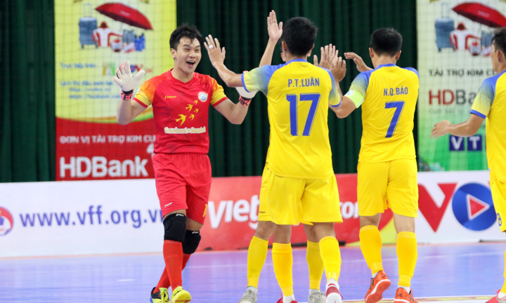 Lượt 14 giải Futsal HDBank 2020: Hai đội bóng Khánh Hoà thắng đậm