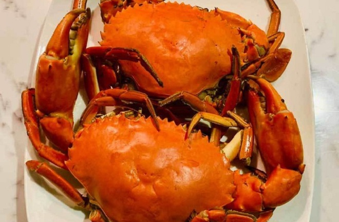 Lạ đời dân Hà Nội lùng mua hải sản 'khuyết tật'