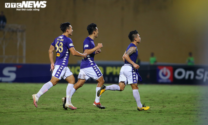 Trực tiếp Hà Nội FC vs TP.HCM: Quang Hải ghi bàn tuyệt đẹp