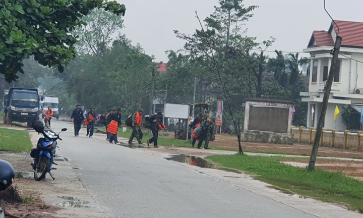 40 công nhân thủy điện Rào Trăng 3 băng rừng thoát hiểm 