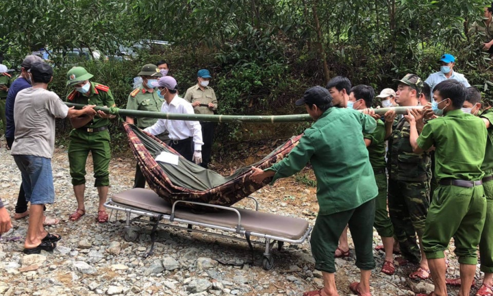 Sạt lở Rào Trăng 3: Cứu được 19 người, đưa thi thể đầu tiên ra ngoài 