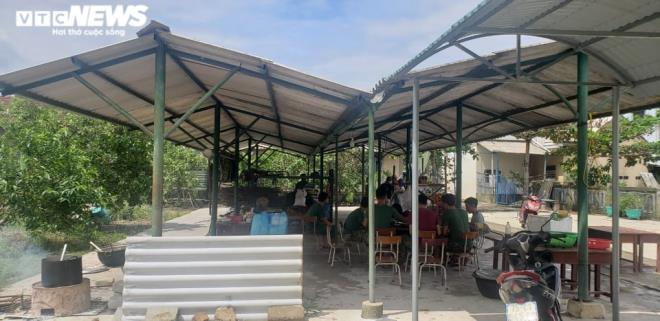 Video: Bếp ăn dã chiến của người dân tiếp sức lực lượng cứu hộ ở Rào Trăng 3