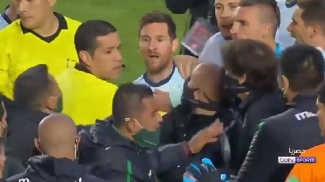 Messi chửi HLV đối thủ sau trận thắng