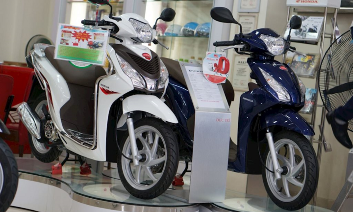 Xe máy Việt Nam ế ẩm, lao dốc 