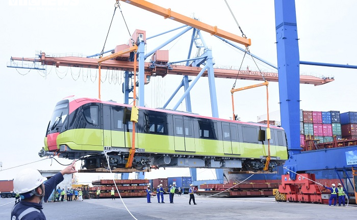 Những hình ảnh đầu tiên của đoàn tàu metro Nhổn - ga Hà Nội tại cảng Hải Phòng