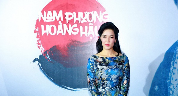 Thu Phương đưa tiết mục về Nam Phương hoàng hậu lên sân khấu