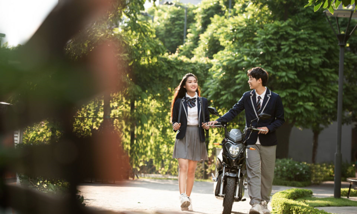 Xe máy điện đắt hay rẻ?